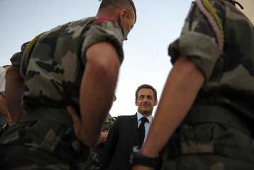 Στην Καμπούλ ο Σαρκοζί μετά τη φονική ενέδρα των Ταλιμπάν στις γαλλικές δυνάμεις