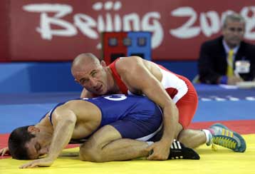 Έχασε και στα ρεπεσάζ της πάλης ο Μπετινίδης