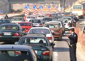 Δίπλωμα στα 16 υπό επιτήρηση εισηγούνται οι ειδικοί ως αντίδοτο στα τροχαία