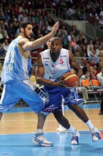 Πρόκληση ο ΠΑΟΚ για τον Ντιμίτριους Αλεκσάντερ