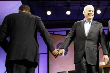 Κάνει την ανατροπή στις δημοσκοπήσεις και προηγείται ο ΜακΚέιν του Ομπάμα