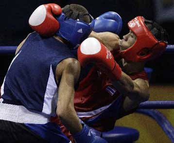 Δάγκωσε, αλλά γλίτωσε με αποβολή…