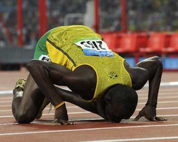 Δύο στα δύο για τον Μπολτ και χρυσό και παγκόσμιο ρεκόρ