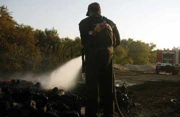 Πύρινο μέτωπο στην Τρίπολη, σε ύφεση η φωτιά στο Λαγονήσι
