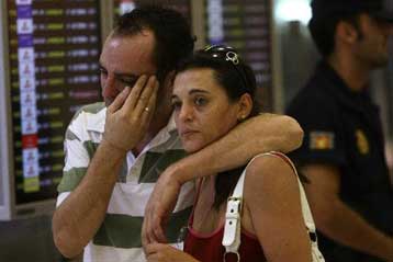 Θρήνος και οργισμένα «γιατί» στην Ισπανία για την αεροπορική τραγωδία