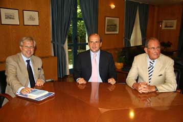 «Τιμές φιξ» για απόκτηση διπλώματος οδήγησης και έλεγχο ΚΤΕΟ στην Ελλάδα