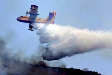 Εκκενώθηκε χωριό στο Ρεθύμνο λόγω πυρκαγιάς