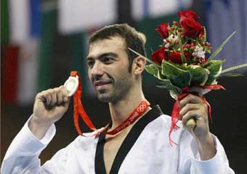 «Ασημένιος» ο Νικολαΐδης, έχασε από τον Ν. Κορεάτη στον τελικό του ταεκβοντό