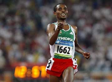 Στα χνάρια του Ζάτοπεκ και άλλων θρύλων, ο Μπέκελε πήρε το χρυσό στα 5.000μ