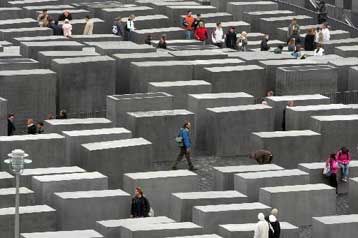 Βανδαλισμοί στο Μνημείο του Ολοκαυτώματος στη Γερμανία