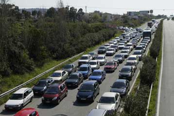 Σε επιφυλακή η ΕΛ.ΑΣ. για το μεγάλο κύμα της επιστροφής των αδειούχων