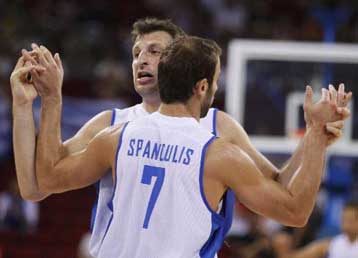 Στους διακριθέντες Σπανούλης, Βασιλόπουλος, Παπαλουκάς…