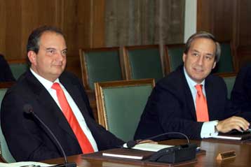 Επτά νέοι φόροι στη μάχη κατά της «μαύρης τρύπας» του ελλείμματος