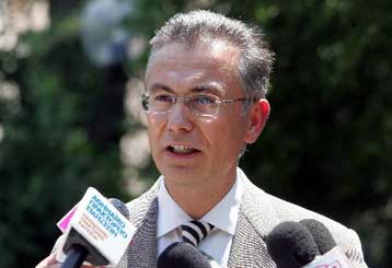 Δεν υπάρχει θέμα απομάκρυνσης Παυλίδη από την ΚΟ, λέει η κυβέρνηση