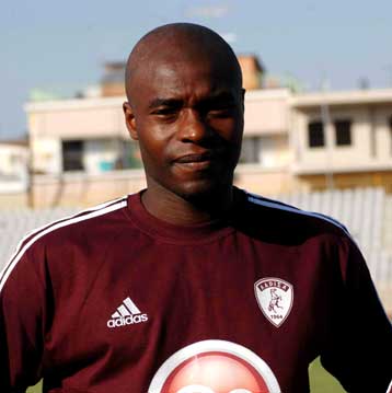 «Βυσσινί» ο Κυριάκος, διεθνής ο Μπενζά, την Πέμπτη τα αποκαλυπτήρια