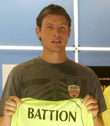 Την Τρίτη κρίνεται για Μπατιόν, παραιτήθηκε ο Αγγελάκης