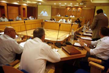 Λιγότερους δήμους και στην Αττική προβλέπει η μελέτη της ΚΕΔΚΕ για τον «Καποδίστρια»