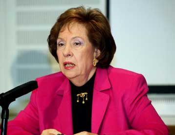 Αιχμηρή η Α.Ψαρούδα-Μπενάκη έναντι όσων στην κυβέρνηση «μιλούν πολύ»