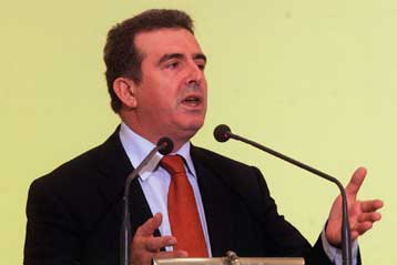 Μείωση των τιμολογίων των ΔΕΚΟ ζητά το ΠΑΣΟΚ