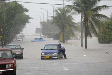 Περισσότεροι από 20 νεκροί από το πέρασμα του κυκλώνα Γκούσταβ στην Καραϊβική