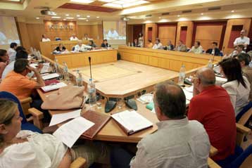 Τελεσίγραφο των δημάρχων στο υπουργείο Οικονομίας για την καταβολή των χρεών