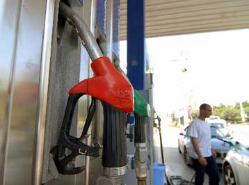 Οι προτάσεις της Επ.Ανταγωνισμού ευνοούν χονδρική και διυλιστήρια, λένε οι βενζινοπώλες