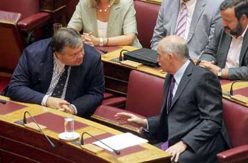 Ασύμμετρη απειλή συνιστά η κυβερνητική πολιτική, είπε ο Γ.Παπανδρέου από τη Βουλή