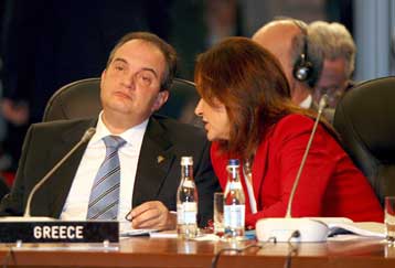 Αντίθετη με την επιβολή κυρώσεων κατά της Ρωσίας εμφανίζεται η Ελλάδα