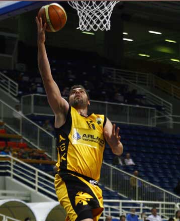 «Η επιθυμία μου γίνεται πράξη» είπε ο Παπανικολάου μένοντας στην ΑΕΚ