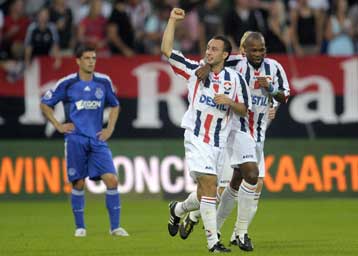 Πρεμιέρα με στραβοπάτημα για τον Αγιαξ, εντυπωσιακές Γκρόνιγκεν και PSV