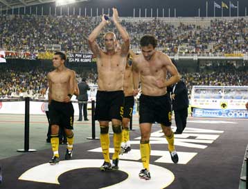 Εμείς κοιτάμε μόνο την ομάδα μας, τονίζει ο Δώνης