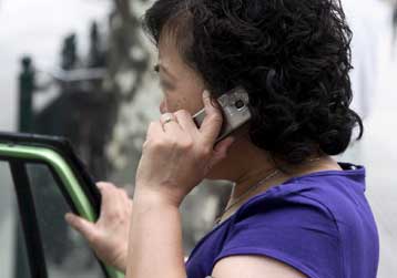 Τον τρόπο χρέωσης των κινητών στις κλήσεις περιαγωγής εξετάζει η Κομισιόν