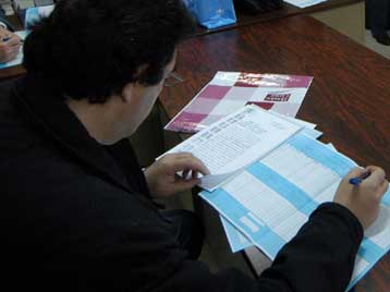 Βαρύ το φορολογικό τίμημα για τους εργαζόμενους με «μπλοκάκι» στον ιδιωτικό τομέα