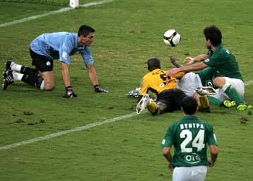 Παραπέμφθηκε ο βοηθός του Βασσάρα για το πέναλτι στο ΑΕΚ-Παναθηναϊκός