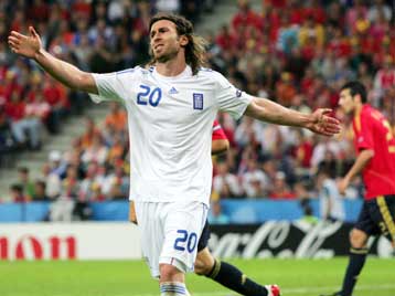 Εκτός αποστολής ο Αμανατίδης, σε κυκλοφορία τα διαρκείας για το Μουντιάλ