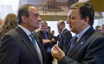 Με σύνεση και αυτοσυγκράτηση η αντιμετώπιση της κρίσης στον Καύκασο, τόνισε ο πρωθυπουργός