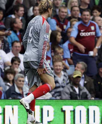 Η Λίβερπουλ παραχώρησε Φίναν και Βορονίν, τρεις εβδομάδες εκτός ο Τόρες