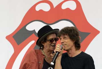 Το Μουσείο V&A αγοράζει τη διάσημη «γλώσσα» των Rolling Stones