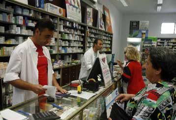 Ως τις 20 Σεπτεμβρίου θα καταβληθούν οι οφειλές στους φαρμακοποιούς, λέει η Φ.Πετραλιά