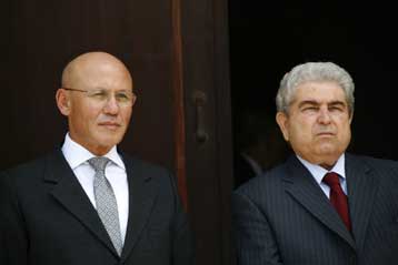 Με περιορισμένη αισιοδοξία αρχίζουν οι απευθείας συνομιλίες Χριστόφια-Ταλάτ