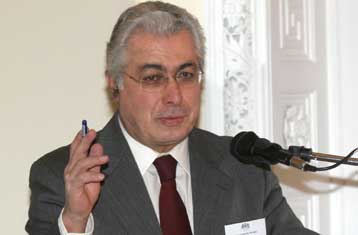 Διατεθειμένος να μιλήσει ενώπιον της Επιτροπής Θεσμών και Διαφάνειας ο Αρ.Παυλίδης