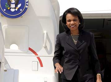 Ιστορική επίσκεψη στη Λιβύη πραγματοποιεί η Κοντολίζα Ράις