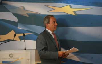 Η ρύθμιση Αλογοσκούφη για μπλοκάκια οδηγεί σε εργασιακό μεσαίωνα λέει η Αντιπολίτευση