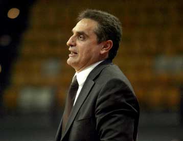 Κοινοτικό σέντερ και Αμερικάνο για τη θέση «3» θέλει ο ΠΑΟΚ