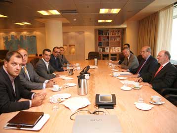 Απαλλαγή από τη γραφειοκρατία και τις οικονομικές επιβαρύνσεις ζητούν οι ξενοδόχοι