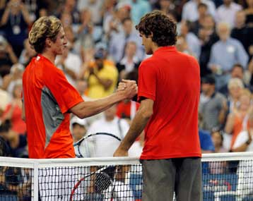 Αγχώδης πρόκριση του Φέντερερ, στα ημιτελικά Ντεμεντίεβα – Γιάνκοβιτς