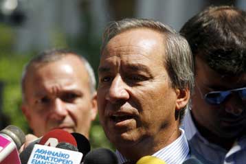 Με ηλικιακό πλαφόν και ημερομηνία λήξης το αφορολόγητο στα «μπλοκάκια»