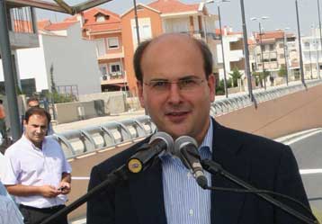 Επέκταση του προαστιακού από Λιτόχωρο-Λάρισα μέχρι Δομοκό υποσχέθηκε ο Κ.Χατζηδάκης