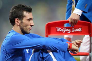 Το… Πεκίνο έφερε το «διαζύγιο» για Τσάτουμα και Πομάσκι