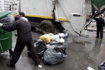 Εργατικό δυστύχημα στο Σχιστό με θύμα υπάλληλο καθαριότητας